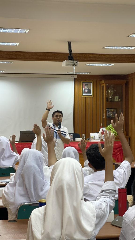 GMEDIA Goes to School SMKN 8 Jakarta